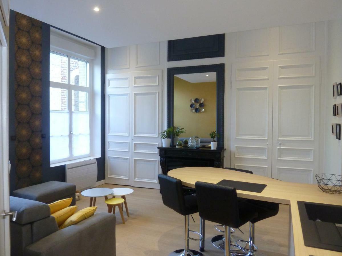 Cote Cour Apartment Bergues Bagian luar foto